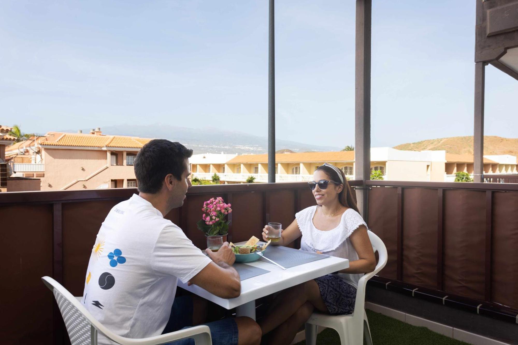 Agradable Piso Con Piscina & Playa Terraza Y Wifi Appartement Costa Del Silencio Buitenkant foto